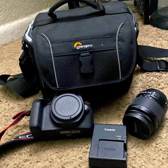Canon Other - Camera with storage bag